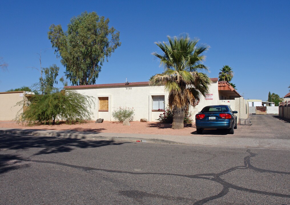 2728 Marconi Ave in Phoenix, AZ - Foto de edificio