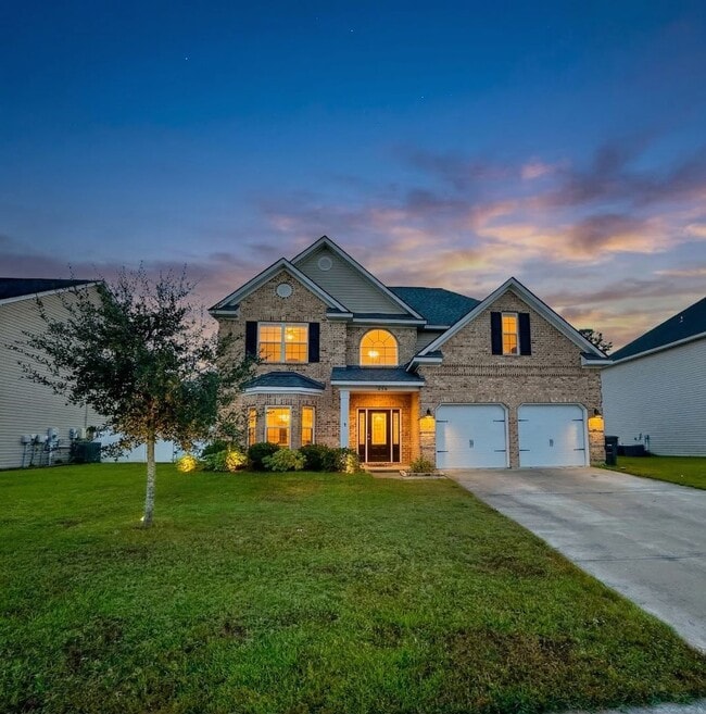 674 Red Oak Ln in Hinesville, GA - Building Photo - Building Photo