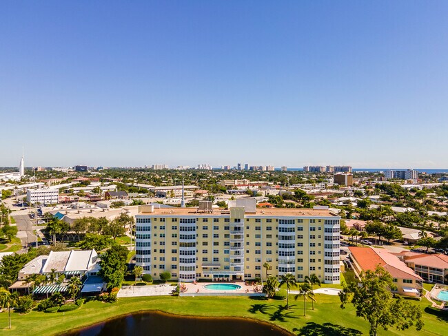 Country Club Towers in Fort Lauderdale, FL - Building Photo - Building Photo