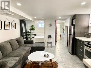 457 Mortimer Ave in Toronto, ON - Building Photo - Building Photo