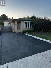 597 Upper Paradise Rd in Hamilton, ON - Building Photo - Building Photo