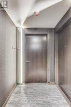 11 Yorkville Ave in Toronto, ON - Building Photo - Building Photo