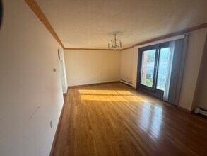 1030 Bennington St, Unit 5 in Boston, MA - Building Photo - Building Photo