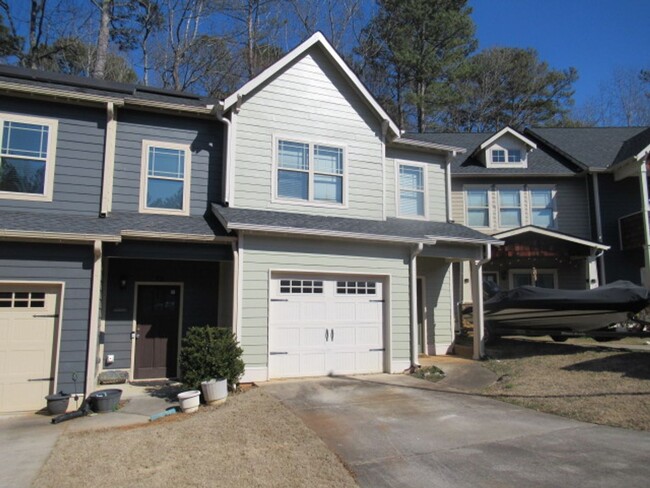 407 N Lake Dr in Carrollton, GA - Building Photo - Building Photo