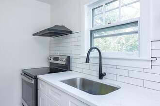 15W355 Harvard St in Elmhurst, IL - Foto de edificio - Building Photo