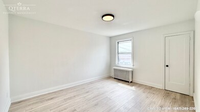 750 Vaughan Rd in Toronto, ON - Building Photo - Building Photo