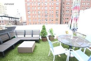 868 W End Ave in New York, NY - Building Photo