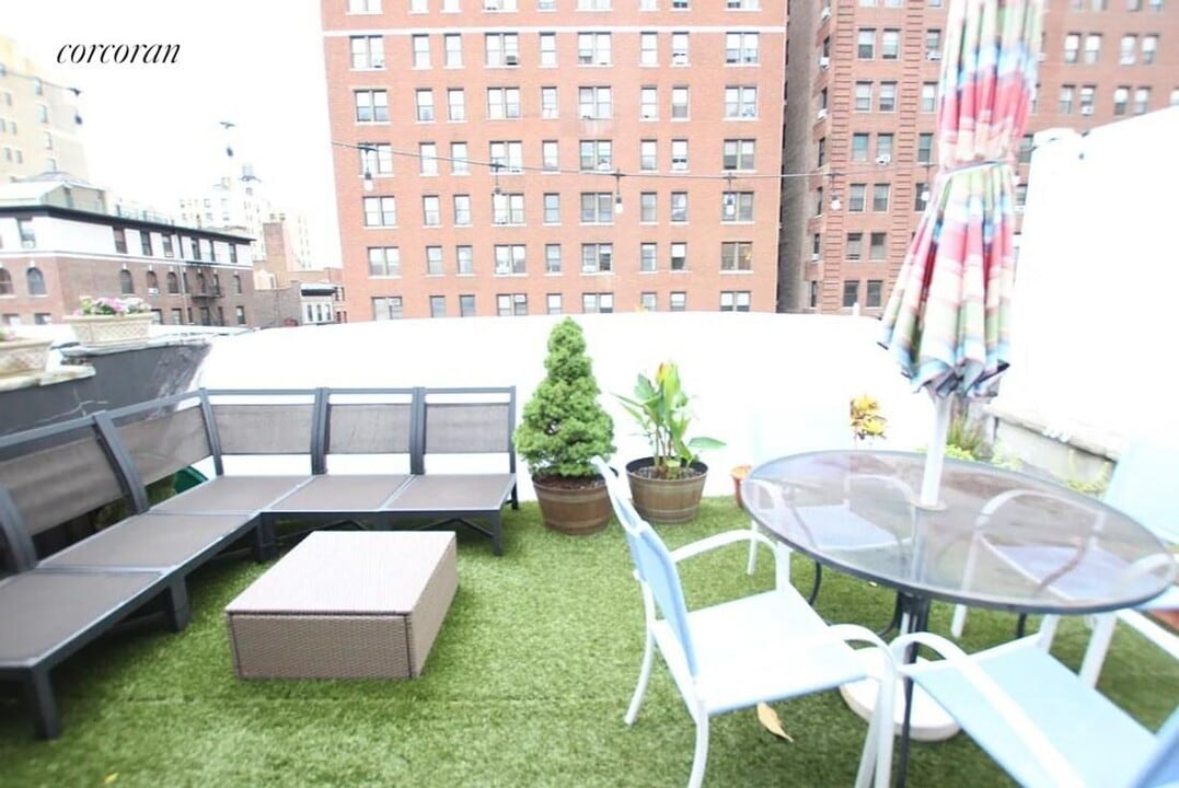 868 W End Ave in New York, NY - Foto de edificio