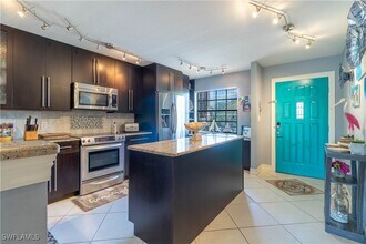 5535 Rattlesnake Hammock Rd in Naples, FL - Foto de edificio - Building Photo