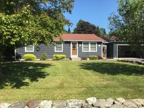 66 Straits Rd in Hatfield, MA - Building Photo - Building Photo