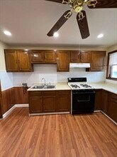 227 Holland St, Unit 2L in Somerville, MA - Foto de edificio - Building Photo