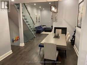 89 A Gloucester St in Toronto, ON - Building Photo - Building Photo