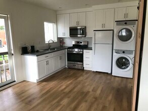 6207 Goodland Ave, Unit Guest House - Studio in North Hollywood, CA - Building Photo - Building Photo