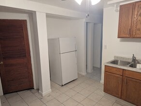 1318 S Kolin Ave, Unit BSMT in Chicago, IL - Foto de edificio - Building Photo