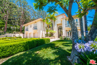 2854 Royston Pl in Beverly Hills, CA - Building Photo - Building Photo