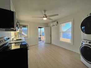126 Felton St, Unit 3 in Waltham, MA - Building Photo - Building Photo