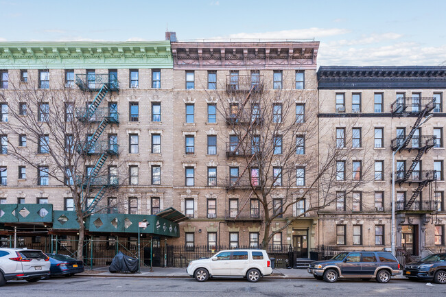 30 Macombs Pl in New York, NY - Building Photo - Building Photo