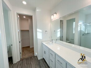 2939 Limoges Walk in Sacramento, CA - Building Photo - Building Photo