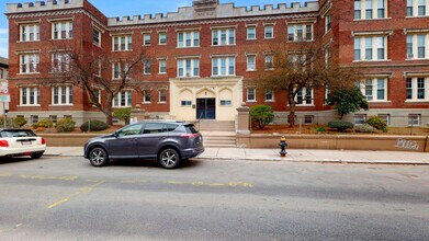 14 Glenville Ave, Unit B7 in Boston, MA - Building Photo - Building Photo