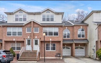 9 Daniella Ct in Staten Island, NY - Building Photo