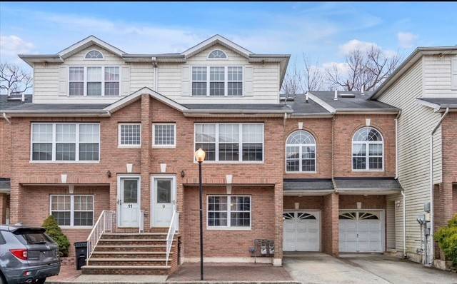 9 Daniella Ct in Staten Island, NY - Building Photo