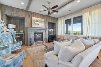 2208 Sea Biscuit Cove in Spicewood, TX - Building Photo - Building Photo