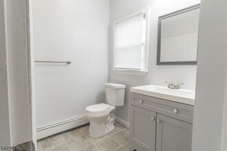 75 Park Ave in Madison, NJ - Building Photo - Building Photo