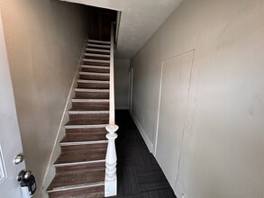 2164 Jackson St, Unit 1 in Dubuque, IA - Building Photo - Building Photo