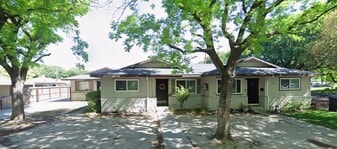 1701 Carver Ct, Unit 2 in Modesto, CA - Building Photo