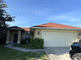 2901-2933 33rd St SW in Lehigh Acres, FL - Building Photo