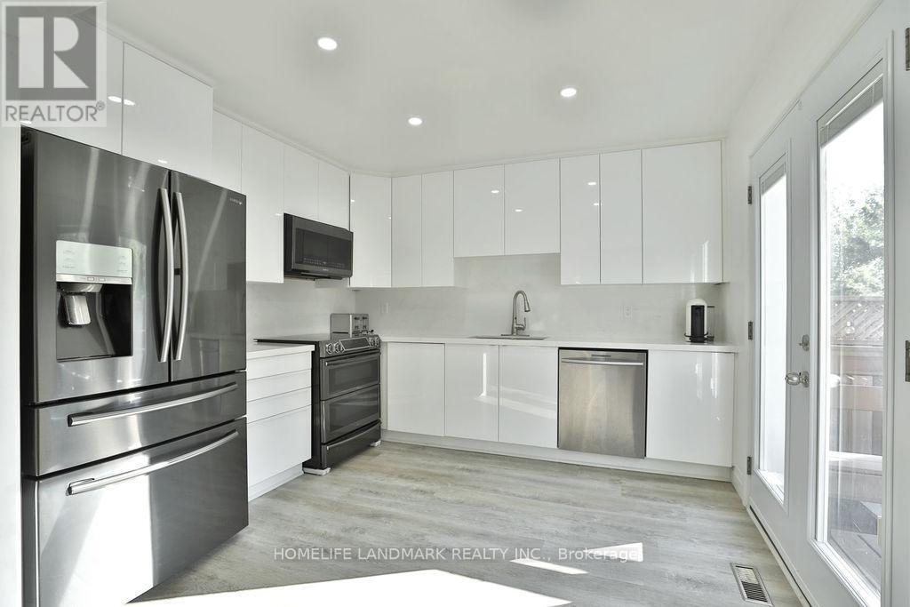 4484 Virtue Ct in Burlington, ON - Building Photo