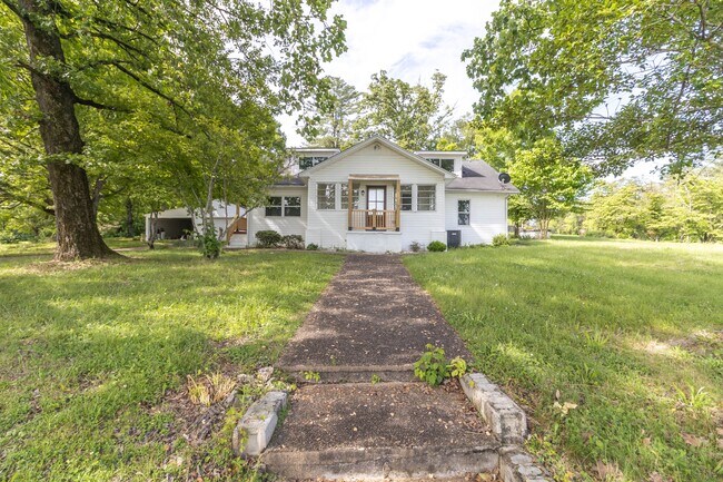 9448 Lusk Rd in Strawberry Plains, TN - Building Photo - Building Photo