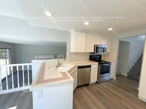 921 Pueblo Way in Vallejo, CA - Foto de edificio - Building Photo