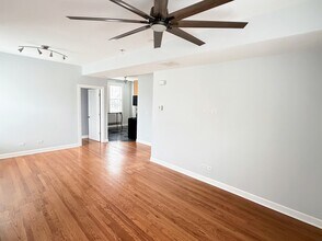 2326 N Kostner Ave in Chicago, IL - Building Photo - Building Photo