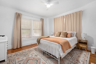 2039 Lanier Ave, Unit Apt 1 in Charlotte, NC - Foto de edificio - Building Photo