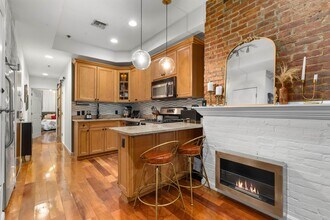 447 Pavonia Ave in Jersey City, NJ - Building Photo - Building Photo