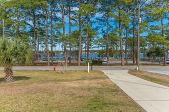 1219 N Bayshore Dr in Valparaiso, FL - Building Photo - Building Photo