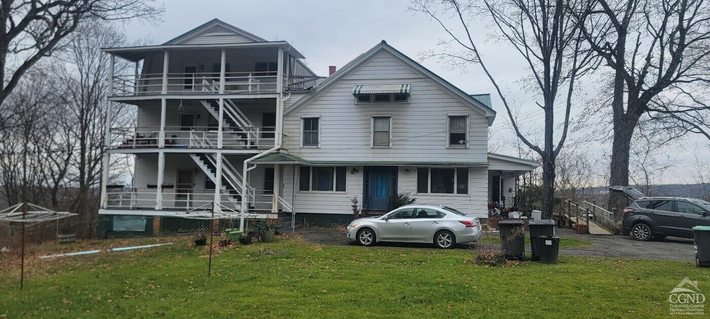 6140 NY-9G, Unit 1 in Hudson, NY - Building Photo