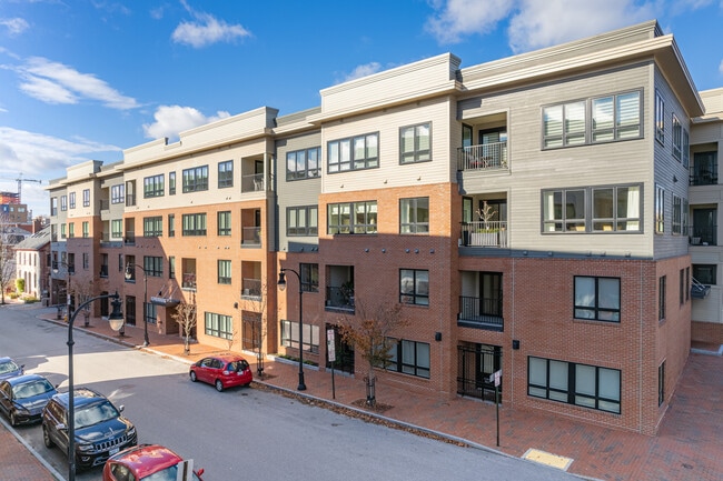 113 Newbury St in Portland, ME - Foto de edificio - Building Photo