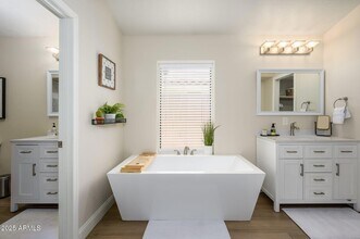 5638 E Helena Dr in Scottsdale, AZ - Building Photo - Building Photo