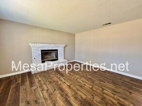 7891 Corona Ave in Hesperia, CA - Building Photo - Building Photo