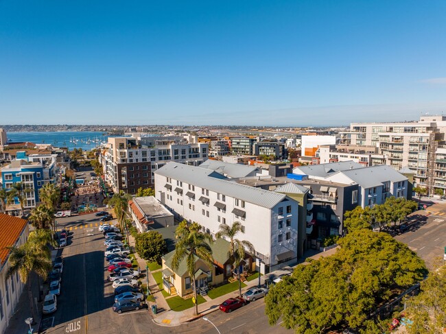 Vantaggio Little Italy in San Diego, CA - Foto de edificio - Building Photo