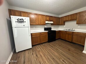 5174 Keegan Way in Louisville, KY - Building Photo - Building Photo