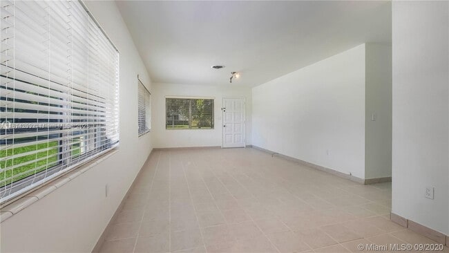3941 Segovia St in Coral Gables, FL - Building Photo - Building Photo