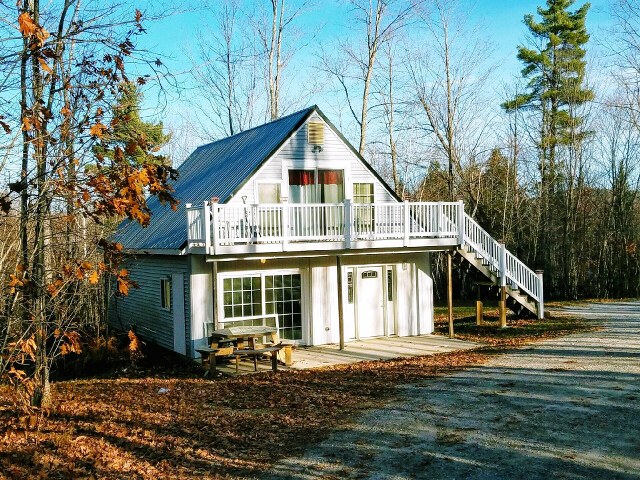 849 Bridgton Rd in Sebago, ME - Foto de edificio - Building Photo