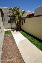 814 N Crescent Ln in Tucson, AZ - Building Photo - Building Photo