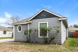 5714 Straight Way in Houston, TX - Building Photo - Building Photo