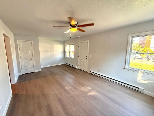 430 Roanoke St E in Blacksburg, VA - Building Photo - Building Photo