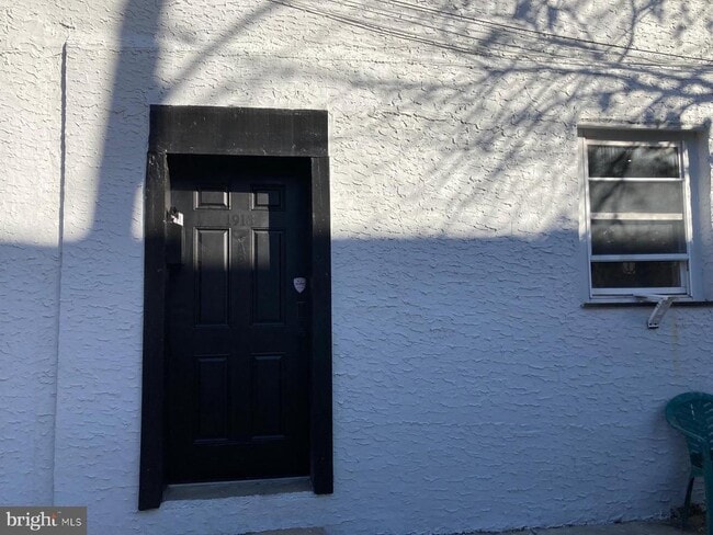 property at 1913 S 20th St