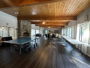 44 Broadlawn Park, Unit 18B in Boston College, MA - Foto de edificio - Building Photo